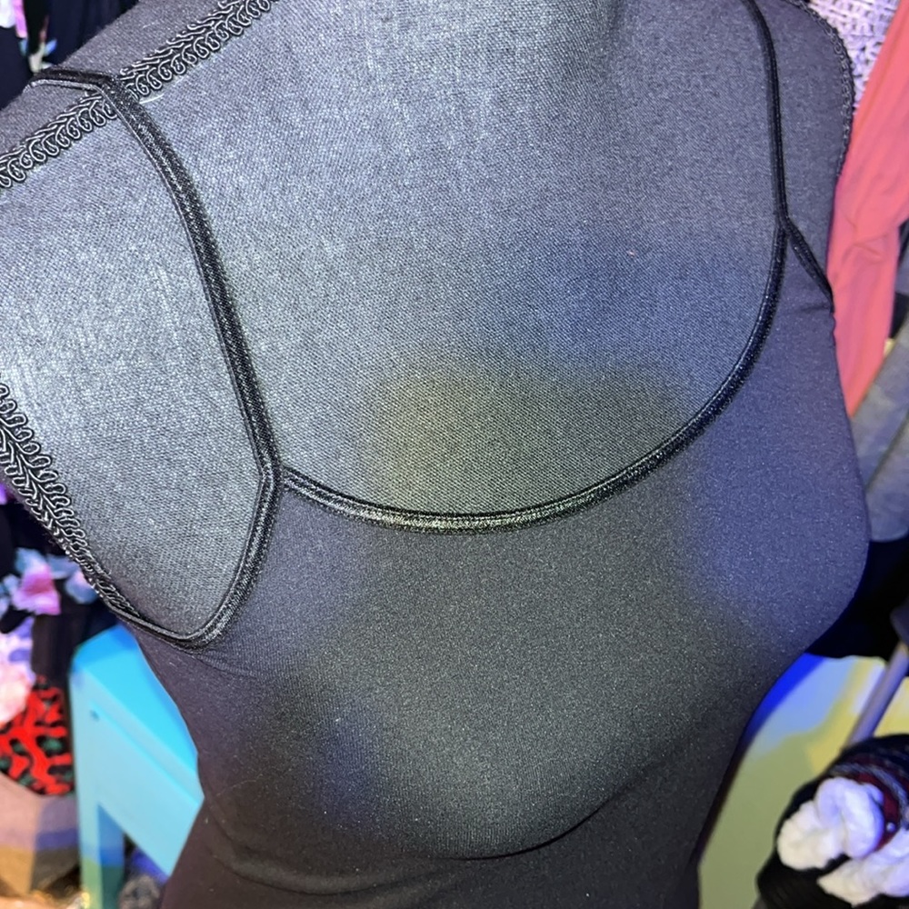 # 216-(M) SO Favorite black seamless Cami * necklace sold separately